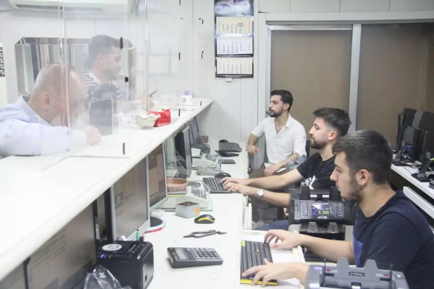 Döviz bürosunda bir anlık dalgınlık 24 bin liraya mal oldu 4