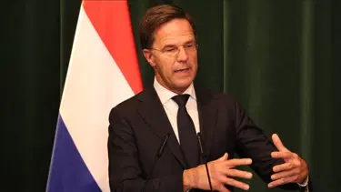 Hollanda'da koalisyon hükümeti istifa etti