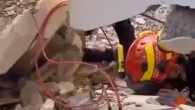 Gebze'de çöken binada Dilara ile ilk temas kamerada