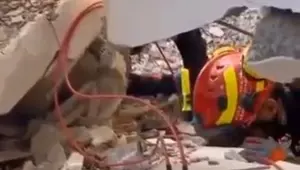 Gebze'de çöken binada Dilara ile ilk temas kamerada