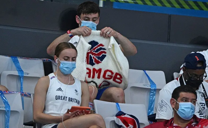 Olimpiyat şampiyonu sporcu Tom Daley'in örgü örme hobisi 2