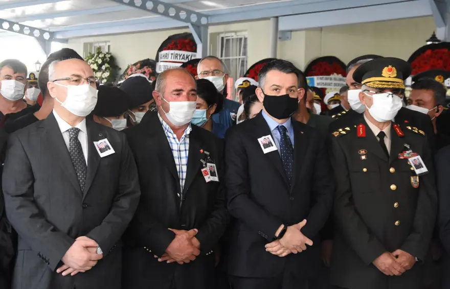 Şehit Teğmen Mehmet Kıvık, son yolculuğuna uğurlandı 7