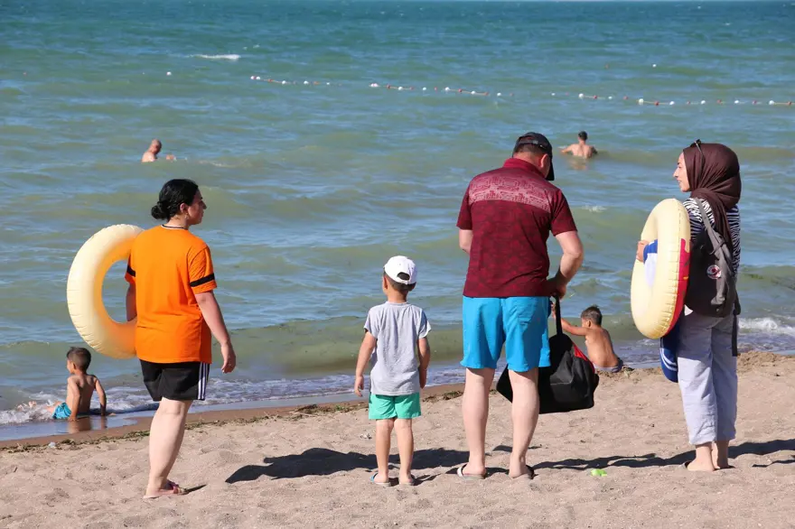 Konya'nın denizi Karaburun Plajı tatilcilerin yeni gözdesi oldu 8