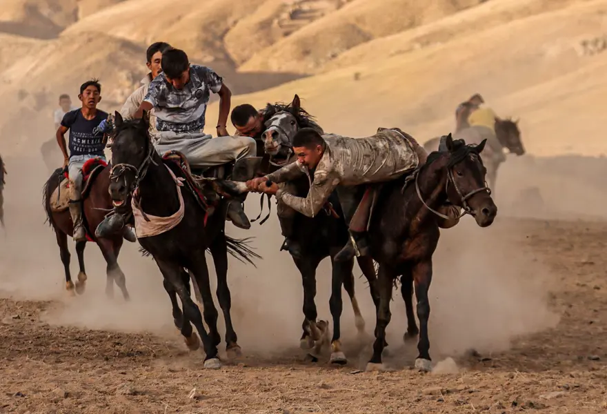 Van'daki Kırgız Türkleri ülkelerinin 31. bağımsızlık yıl dönümünü kutladı 5 Van'daki Kırgız Türkleri ülkelerinin 31. bağımsızlık yıl dönümünü kutladı 5