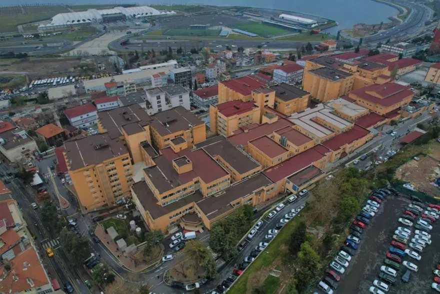 Büyük kısmı kapatılan Cerrahpaşa Tıp havadan görüntülendi 