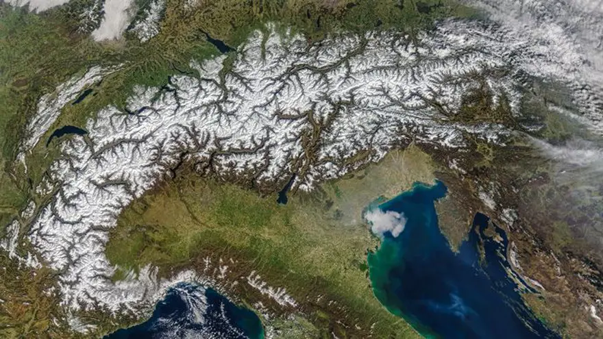 Milyonlarca kişiyi etkileyen kesinti yörüngeden görüntülendi (NASA paylaştı) 30