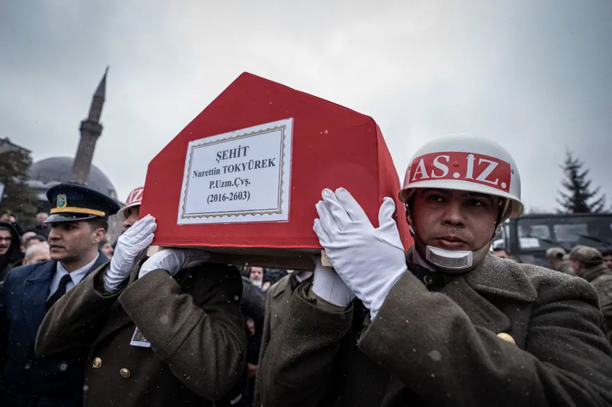 Şehit Tokyürek'e son veda: Vasiyeti yerine getirildi 2 Şehit Tokyürek'e son veda: Vasiyeti yerine getirildi 2