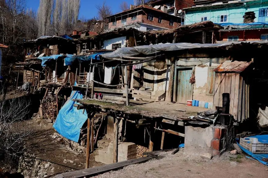 İç içe 35 ev! Burası Nepal değil Manisa 9