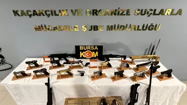 Bursa'da operasyon: Yatak odaları silah deposu çıktı, iki kişi tutuklandı