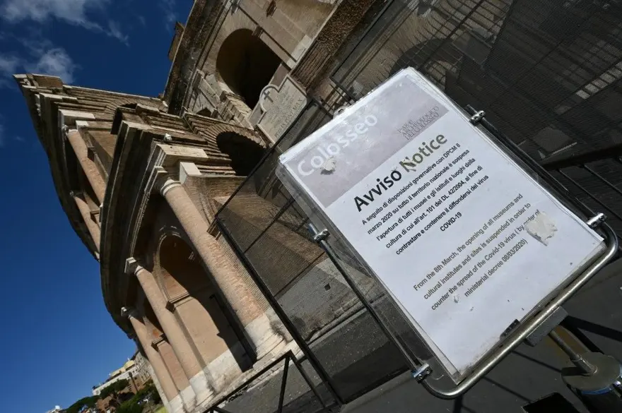 İtalya'da kız kardeşi karantinada ölen İtalyandan isyan çağrısı: Yardım edin 33