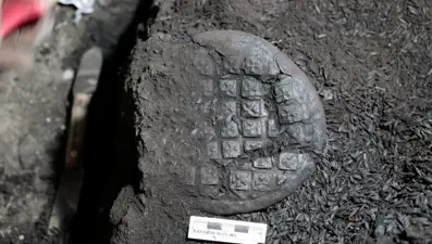 Bin 300 yıllık bezemeli arpa ekmekleri