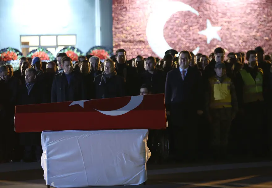 Çarşı iznine çıkan iki arkadaşın kaderi aynı oldu 10