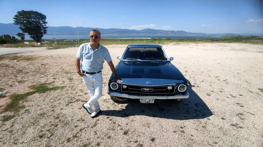 Ruhsatına bakmadan gerçek modeli anlaşılmıyor: 34 yaşındaki arabaya400 bin lira harcadı, 2 milyon liralık otomobile benzetti 