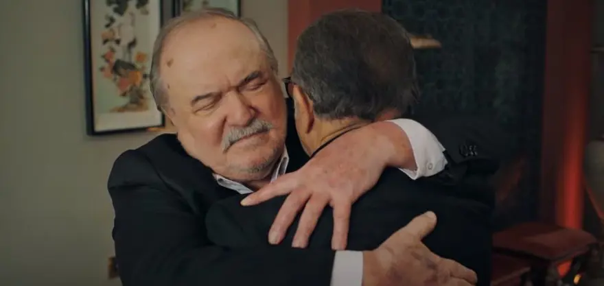 Sakla Beni'nin Kont Ziya'sı Yalı Çapkını'nda: Halis Korhan'la bir arada 4