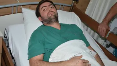 Hasta yakınları doktorun kaburgalarını kırdı
