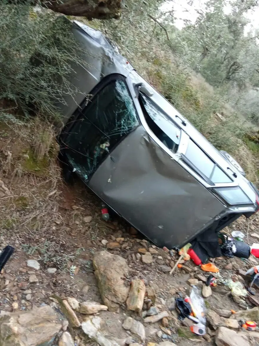 Canlı yayın yaparken kaza yaptı: 10 metreden yuvarlandı 1