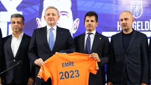 Medipol Başakşehir'de yeni teknik direktör Emre Belözoğlu oldu: Yaşayamadığım şampiyonluğu yaşamak istiyorum Medipol Başakşehir'de yeni teknik direktör Emre Belözoğlu oldu: Yaşayamadığım şampiyonluğu yaşamak istiyorum