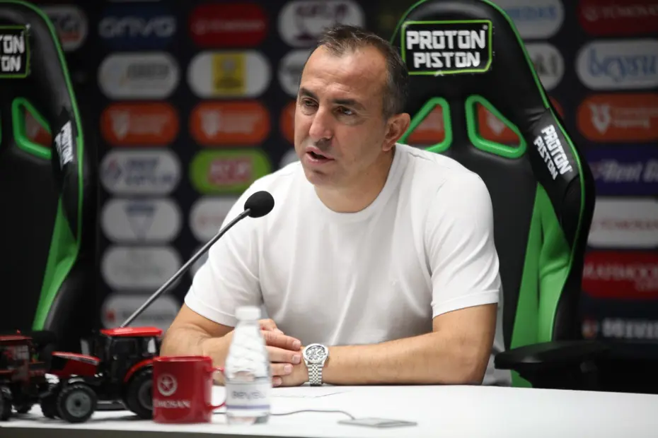 Çaykur Rizespor'un yeni teknik direktörü belli oldu