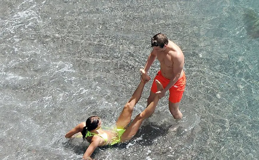 Bradley Cooper ve Irina Shayk tatile doymuyor 12