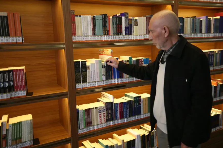8 yaşında kitaplarla tanıştı, 71 yıldır okuma tutkusunu sürdürüyor 3