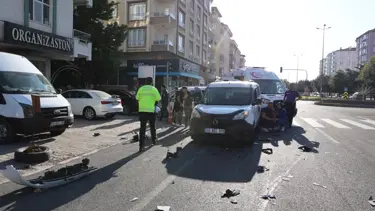 Yola kontrolsüz çıktı, kazaya neden oldu: Üç yaralı
