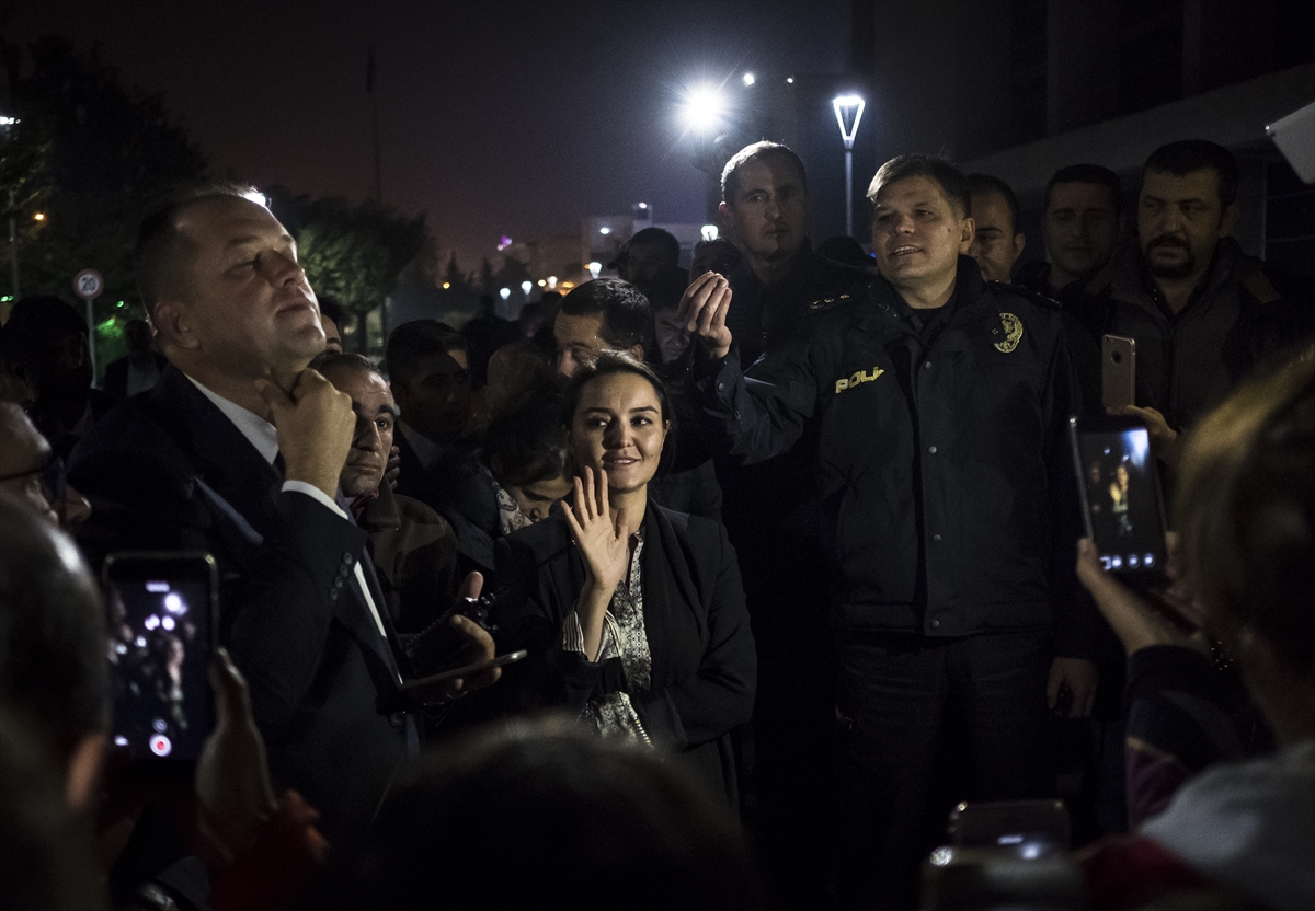 Ankara Büyükşehir Belediyesi önünde "kadro" eylemi