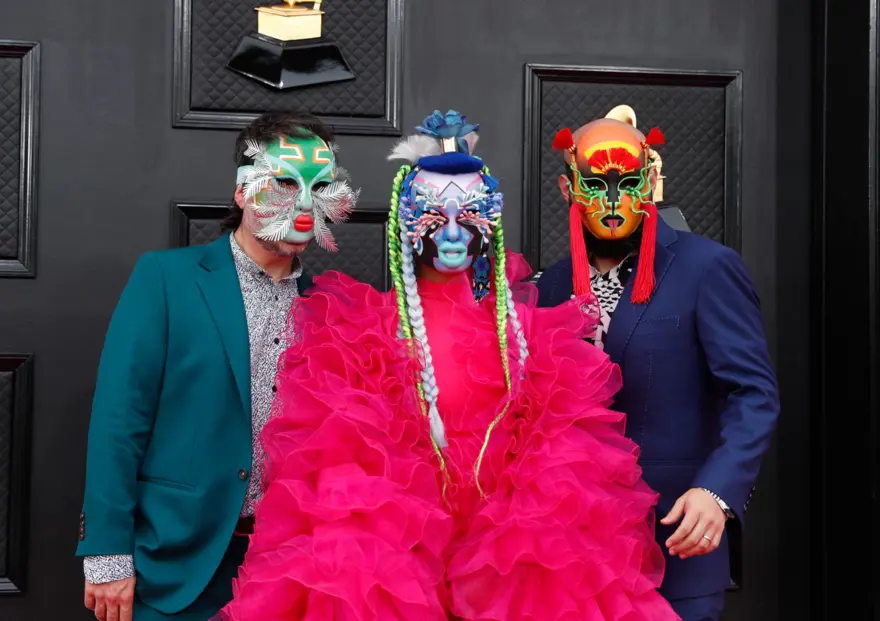 2022 Grammy Ödülleri'nde kırmızı halı şıklığı 39