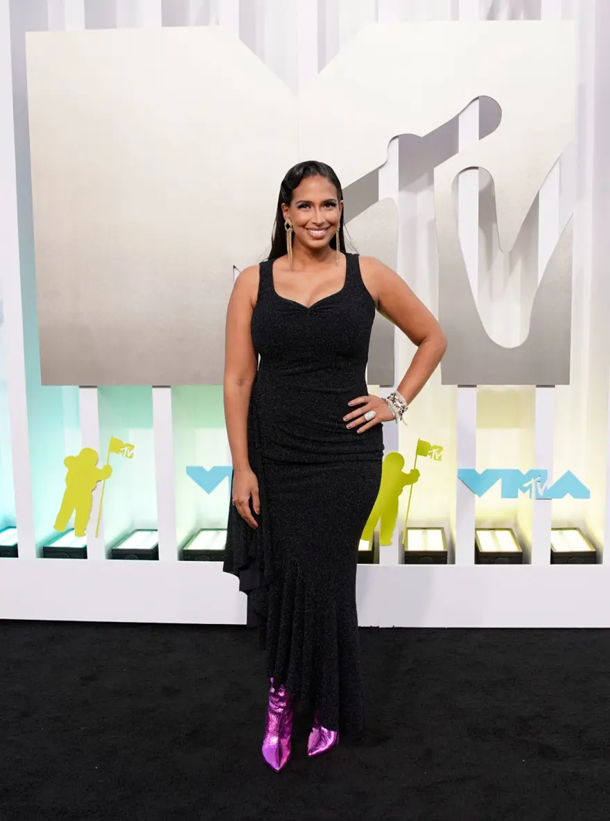 NESSA DIAB 43 NESSA DIAB 43