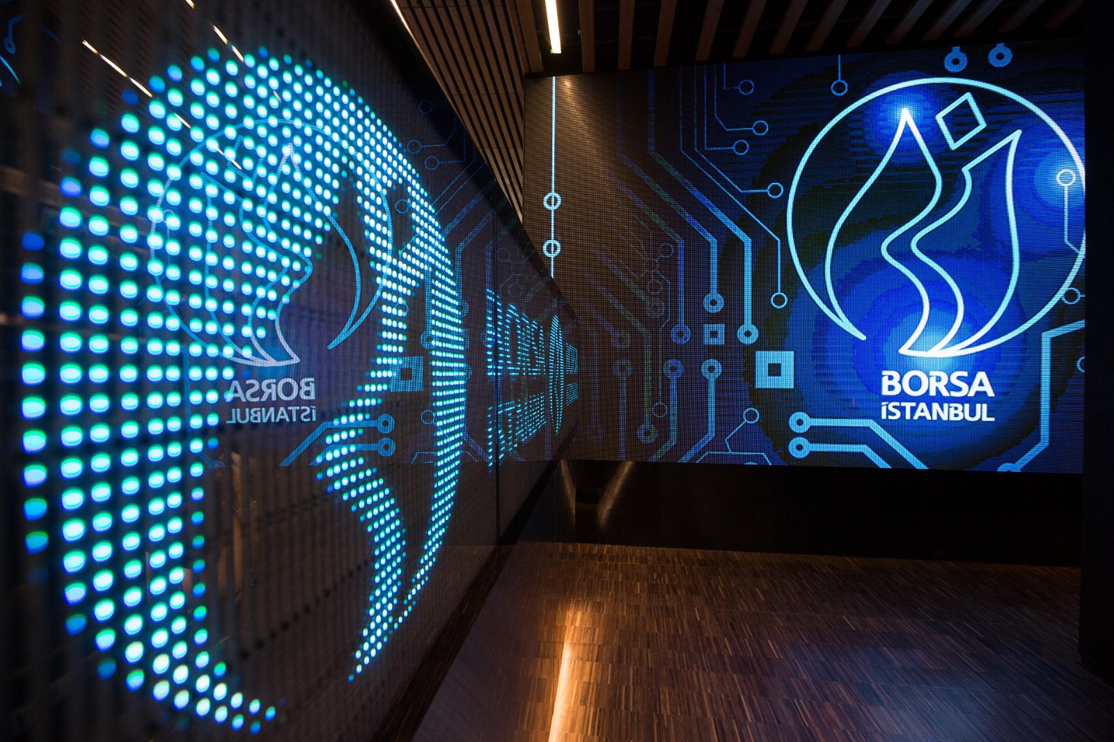 Borsa İstanbul 4.5 ayın zirvesine yükseldi