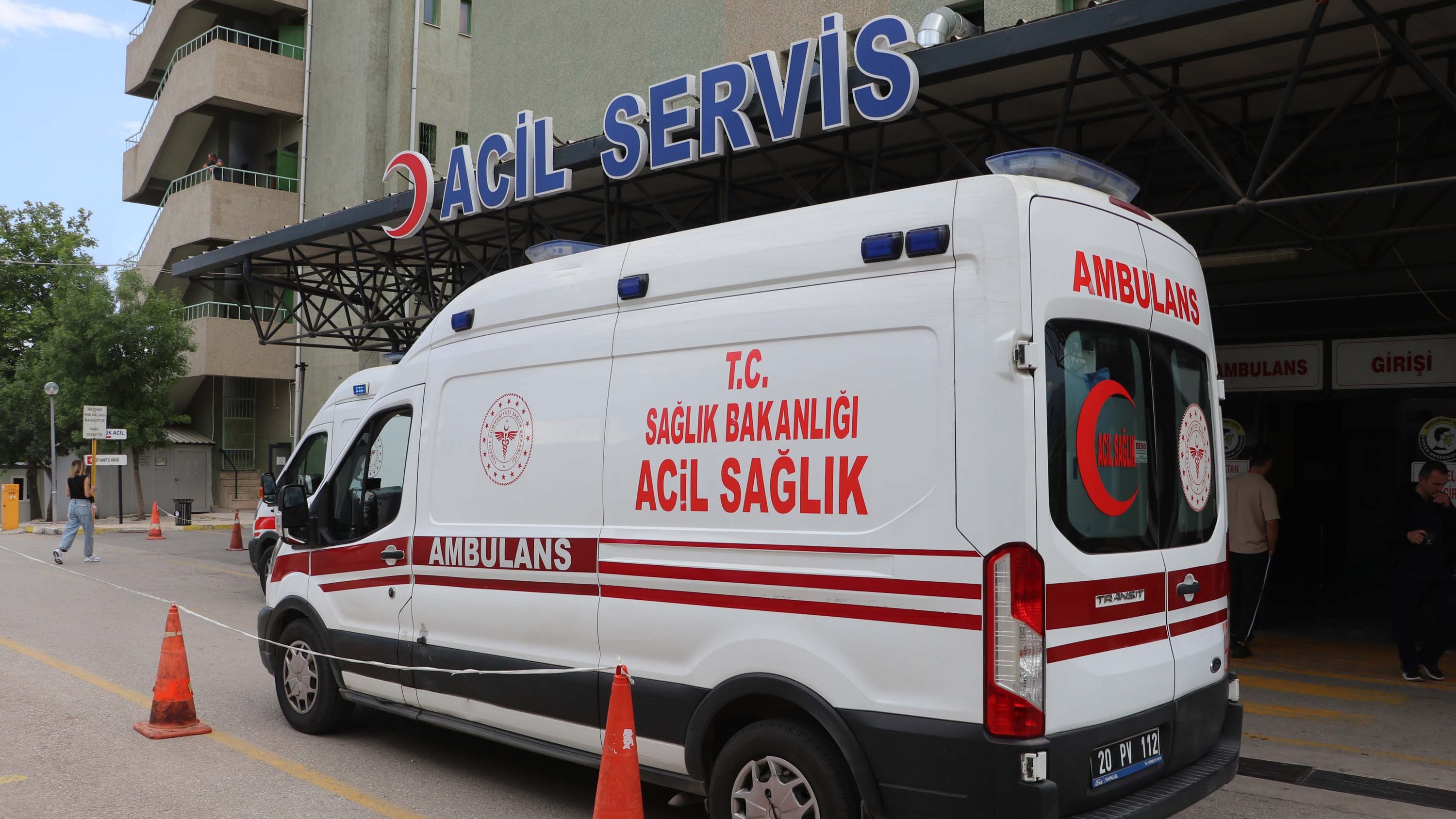 15 yaşındaki şüpheli, yolda tartıştığı kişiyi bıçakla öldürdü