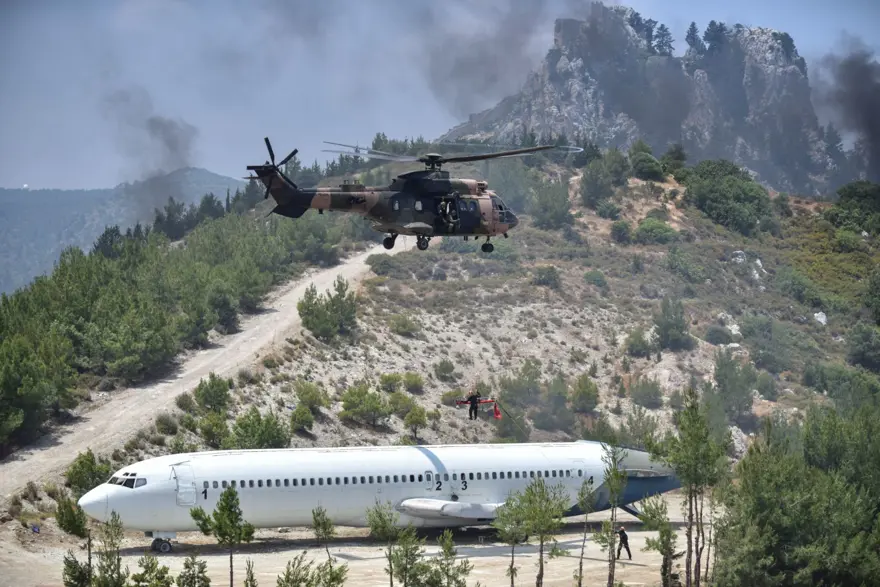 Türkiye ve KKTC'den nefes kesen tatbikat 33