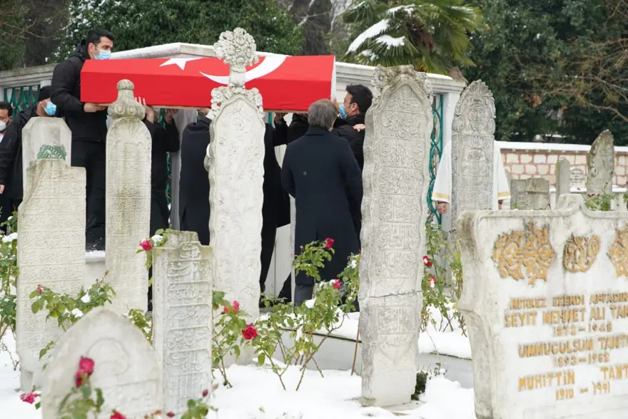 Sosyolog Prof. Dr. Nur Vergin, son yolculuğuna uğurlandı 7