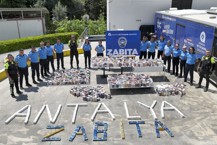 Antalya'da 5 bin 807 adet ele geçirildi! Hepsi sahte 3