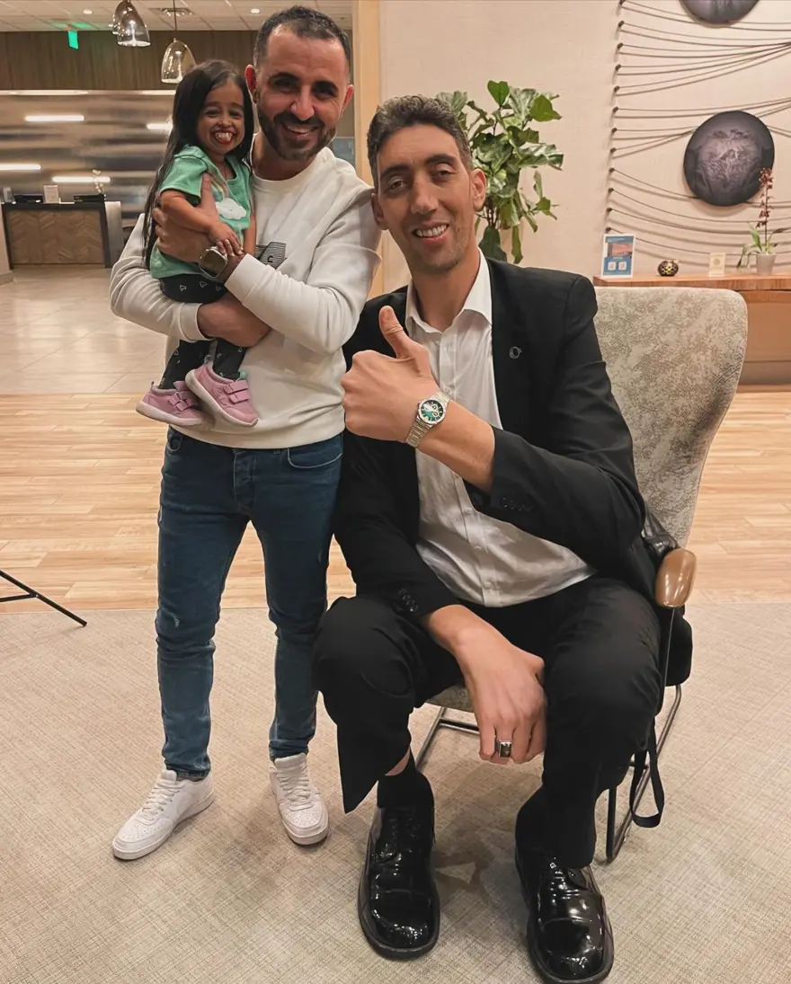 Dünyanın "en uzun adamı" ve "en kısa kadını" bu kez Kaliforniya'da buluştu 9