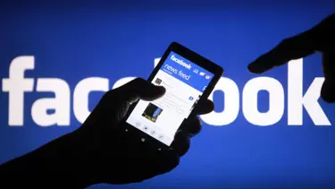 Facebook kullanıcılarını doğrudan izliyor