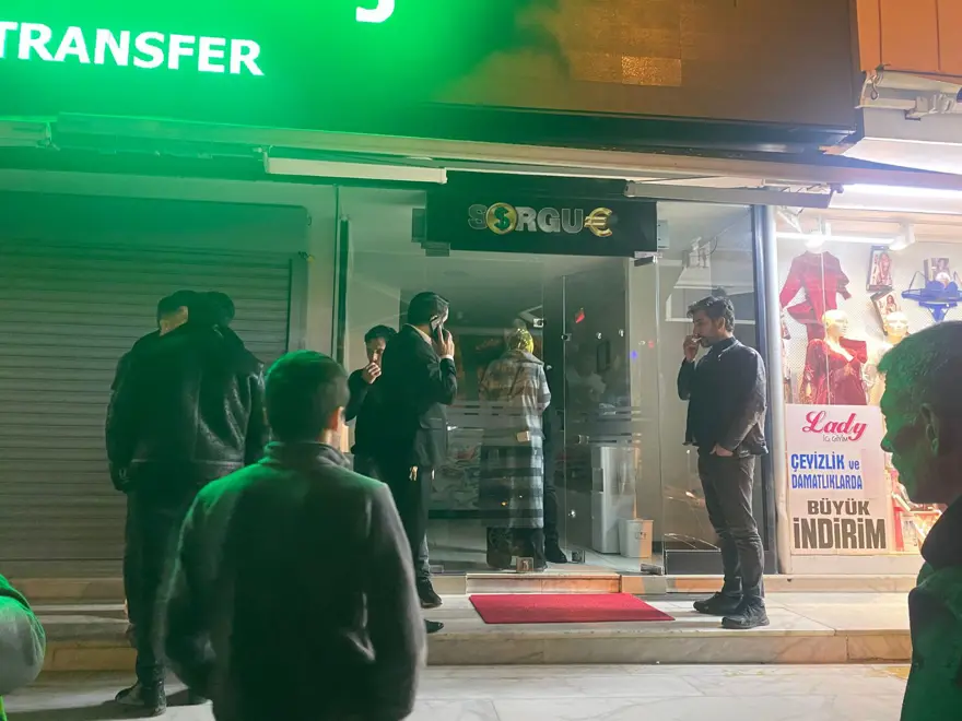 Döviz bürosunu soydu, çalışanı rehin aldı 