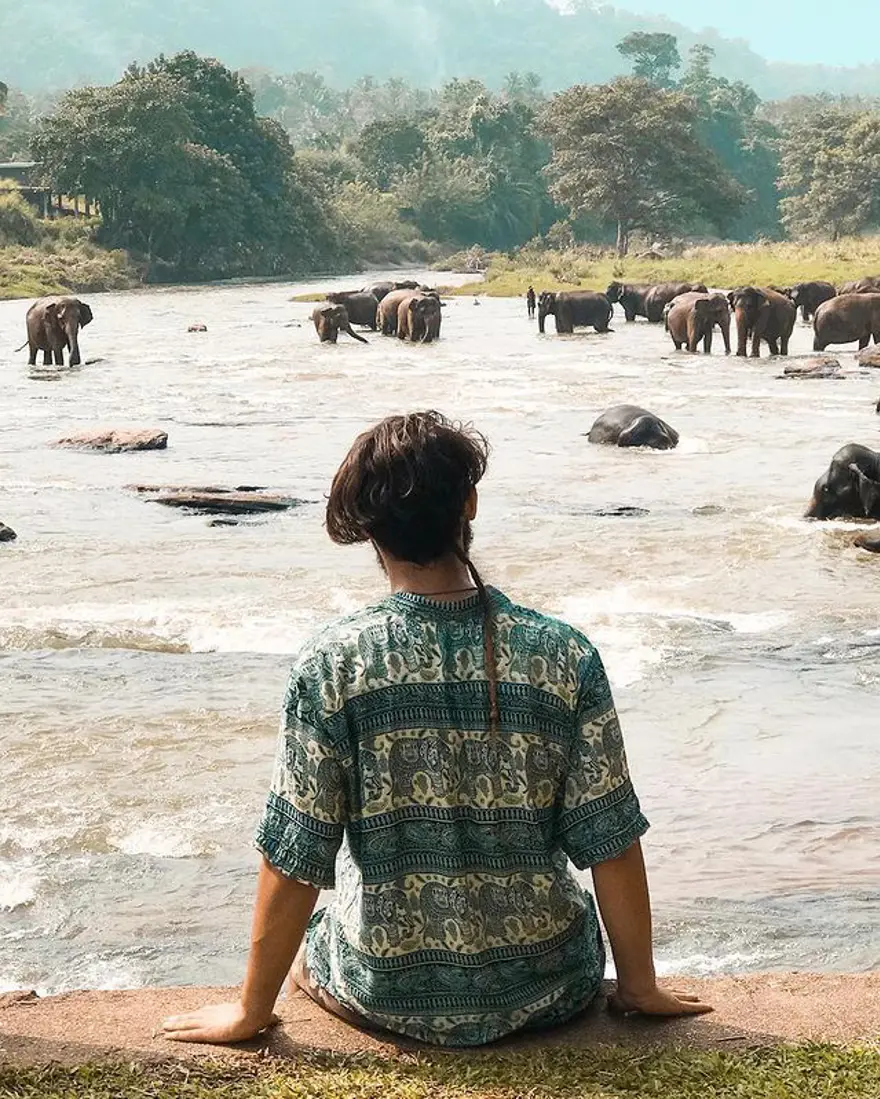 Türk gezgin Berkan Bilgiç bileklik satarak 40 ülke gezdi 8