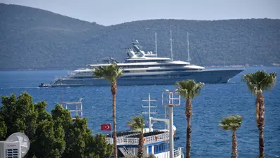 Mega yat "Flying Fox" Bodrum'a demir attı