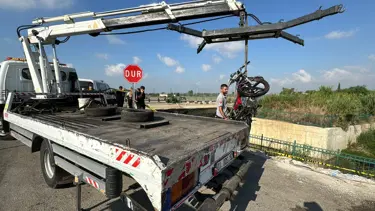 Motosiklet atık su kanalına uçtu: 2 ölü