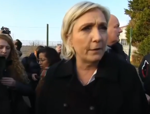 Le Pen sığınmacı kampına alınmadı