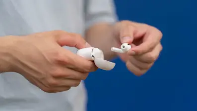 Kulaklık takmak işitme kaybına neden olur mu?