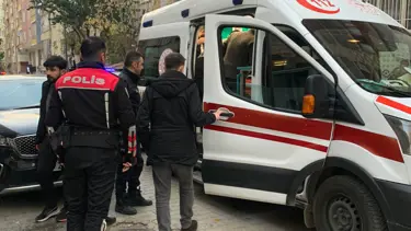 Eşiyle tartışıp kendini bıçakladı