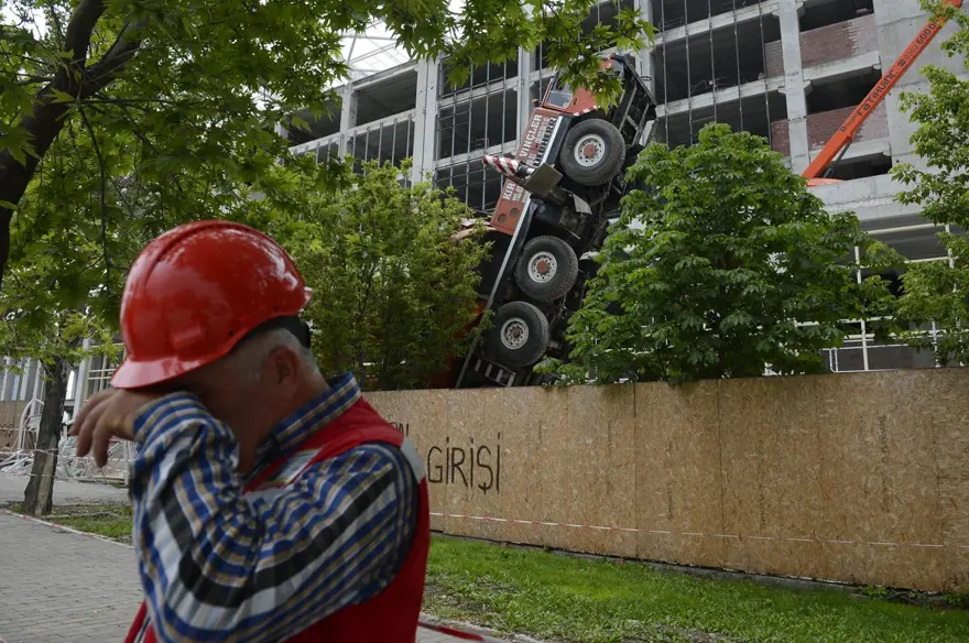 YHT Garaj inşaatında kaza 5