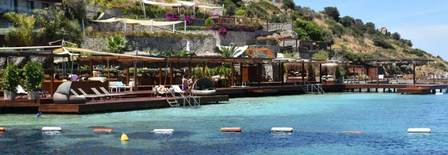 Bodrum'da sezon açılıyor: Plaj ücreti 10 bin euro, lahmacun ise 200 TL'ye kadar çıkıyor Bodrum'da sezon açılıyor: Plaj ücreti 10 bin euro, lahmacun ise 200 TL'ye kadar çıkıyor