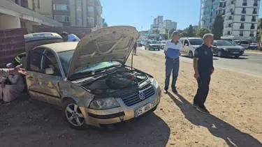 Elazığ’da otomobil ile kamyon çarpıştı