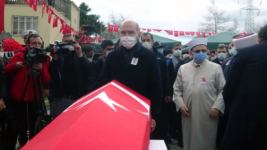 Zeynep Sena, Gara şehidi babası Sedat Yabalak'ı asker selamıyla uğurladı 3