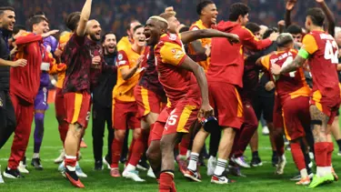 Galatasaray kazandı, övgü üstüne övgü yağdı: "Kıskananlar kafalarını kuma gömdü | İnsanüstü mücadele"
