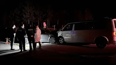 Minibüs ters şeritte dehşet saçtı: 1 ölü, 8 yaralı
