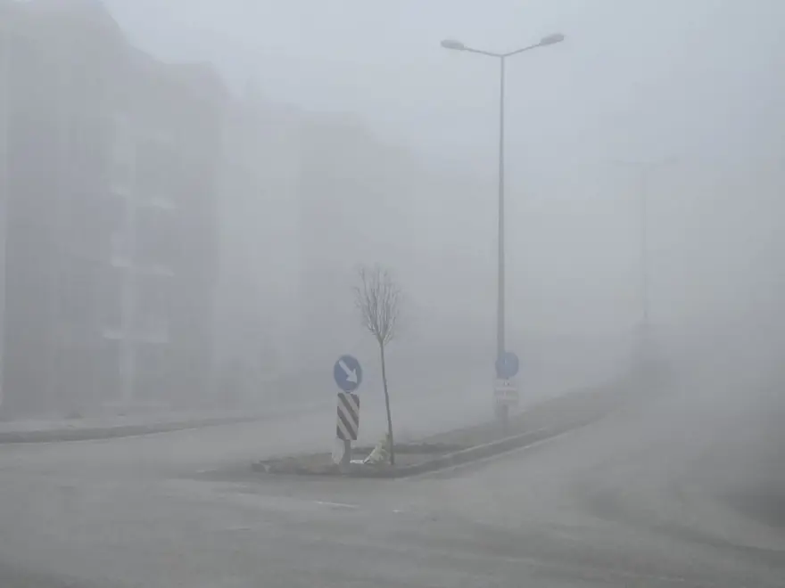 Bir mahalle adeta kayboldu: Görüş mesafesi düşünce uyarı yapıldı 