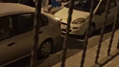 Gürültü yapan çocukları sokak ortasında dövdü